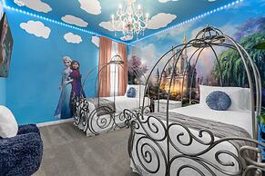 Upstay - Theme Rooms Pool Spa Theatre Arcade