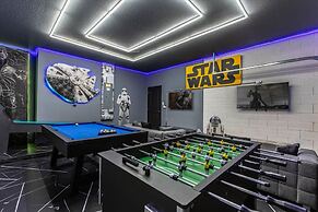 Upstay - Theme Rooms Pool Spa Theatre Arcade