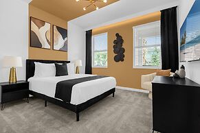 Upstay - Theme Rooms Pool Spa Theatre Arcade