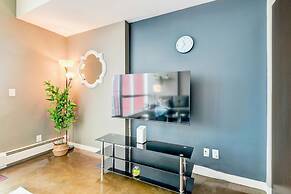 Downtown Condo w Incredible Views and BBQ