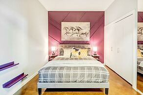 Downtown Condo w Incredible Views and BBQ