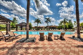 Upstay - Modern Pool Home w Games - Sleeps 18