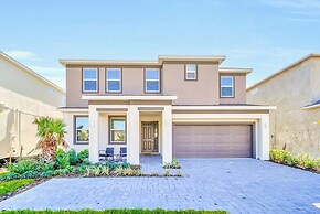 Upstay - Modern Pool Home w Games - Sleeps 18