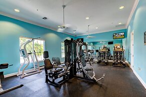 Upstay - Modern Pool Home w Games - Sleeps 18