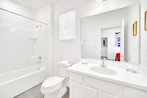 Upstay - Modern Pool Home w Games - Sleeps 18