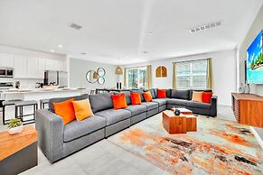 Upstay - Modern Pool Home w Games - Sleeps 18