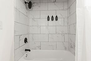 Spacious Studio Apt - Near Merrimack Park