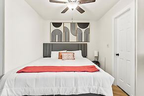 Spacious Studio Apt - Near Merrimack Park