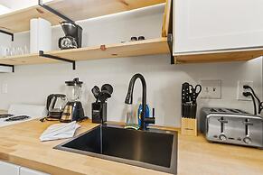 Spacious Studio Apt - Near Merrimack Park