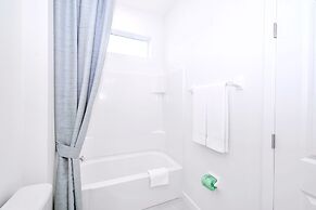 Upstay - 26 Guests Mansion w Pool-cinema-spa-games