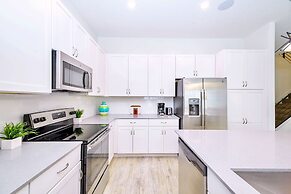 Upstay - 26 Guests Mansion w Pool-cinema-spa-games