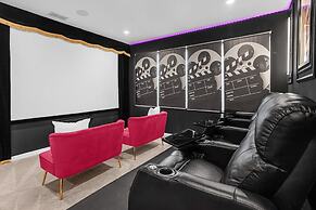 Upstay - 26 Guests Mansion w Pool-cinema-spa-games