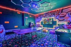 Upstay - 26 Guests Mansion w Pool-cinema-spa-games