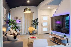 Pool Hottub Magic School Bus 5 Mins to Downtown