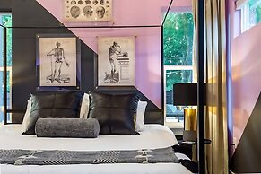 Pool Hottub Magic School Bus 5 Mins to Downtown