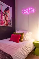 Pool Hottub Magic School Bus 5 Mins to Downtown