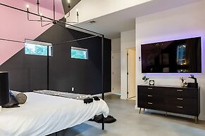 Pool Hottub Magic School Bus 5 Mins to Downtown