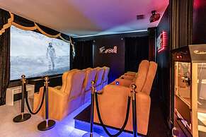 Upstay - 24-guest Home w Theme Rooms-cinema-arcade