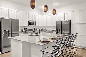 Upstay - 24-guest Home w Theme Rooms-cinema-arcade