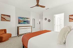 Upstay - 24-guest Home w Theme Rooms-cinema-arcade