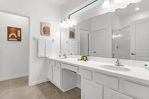 Upstay - 24-guest Home w Theme Rooms-cinema-arcade