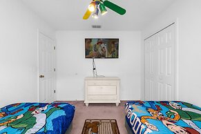 Upstay - Family Home w Private Pool and Games