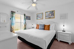 Upstay - Family Home w Private Pool and Games