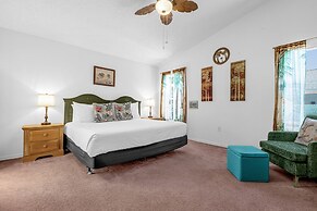 Upstay - Family Home w Private Pool and Games