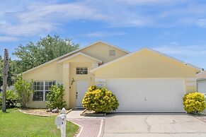 Upstay - Family Home w Private Pool and Games