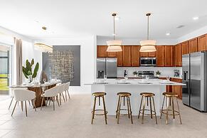 Upstay - Mansion w Kids Theme Rooms Pool Cinema