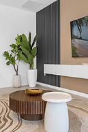 Upstay - Mansion w Kids Theme Rooms Pool Cinema