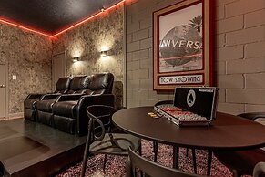 Upstay - Mansion w Kids Theme Rooms Pool Cinema