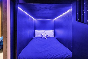 Upstay - Mansion w Kids Theme Rooms Pool Cinema