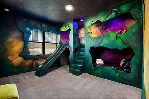 Upstay - Gator Getaway w Pool Hot Tub Theme Rooms