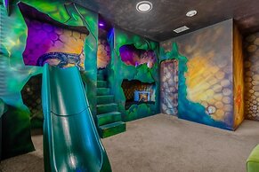 Upstay - Gator Getaway w Pool Hot Tub Theme Rooms