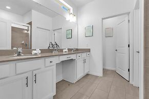 Upstay - Gator Getaway w Pool Hot Tub Theme Rooms