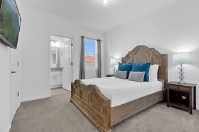 Upstay - Gator Getaway w Pool Hot Tub Theme Rooms