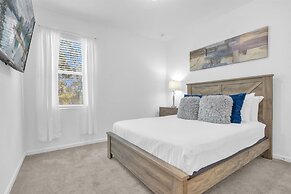 Upstay - Gator Getaway w Pool Hot Tub Theme Rooms