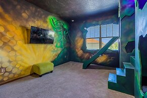 Upstay - Gator Getaway w Pool Hot Tub Theme Rooms