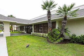 Upstay - Spacious Suite for 4 w Pool Near Disney