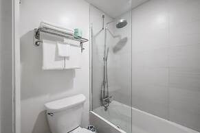 Upstay - Spacious Suite for 4 w Pool Near Disney