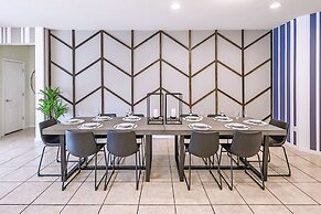 Spacious 8BR Home for Large Group - Pool Games