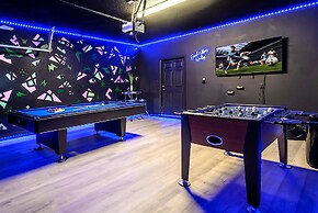 Spacious 8BR Home for Large Group - Pool Games