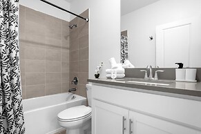 Upstay - NEW Build at Championsgate With Pool Spa