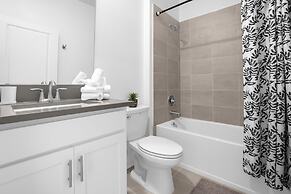 Upstay - NEW Build at Championsgate With Pool Spa