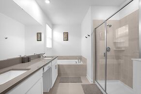 Upstay - NEW Build at Championsgate With Pool Spa