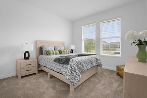 Upstay - NEW Build at Championsgate With Pool Spa