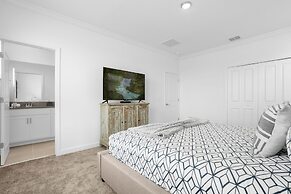 Upstay - NEW Build at Championsgate With Pool Spa