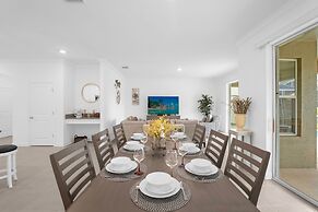 Upstay - NEW Build at Championsgate With Pool Spa