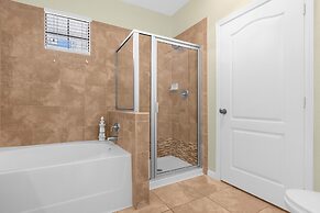 Condo With Private Patio - Near Animal Kingdom